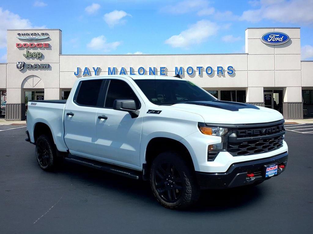 Used 2024 Chevrolet Silverado 1500 Custom Trail Boss w/ LPO, Dark Essentials Package AWD/4WD image 10