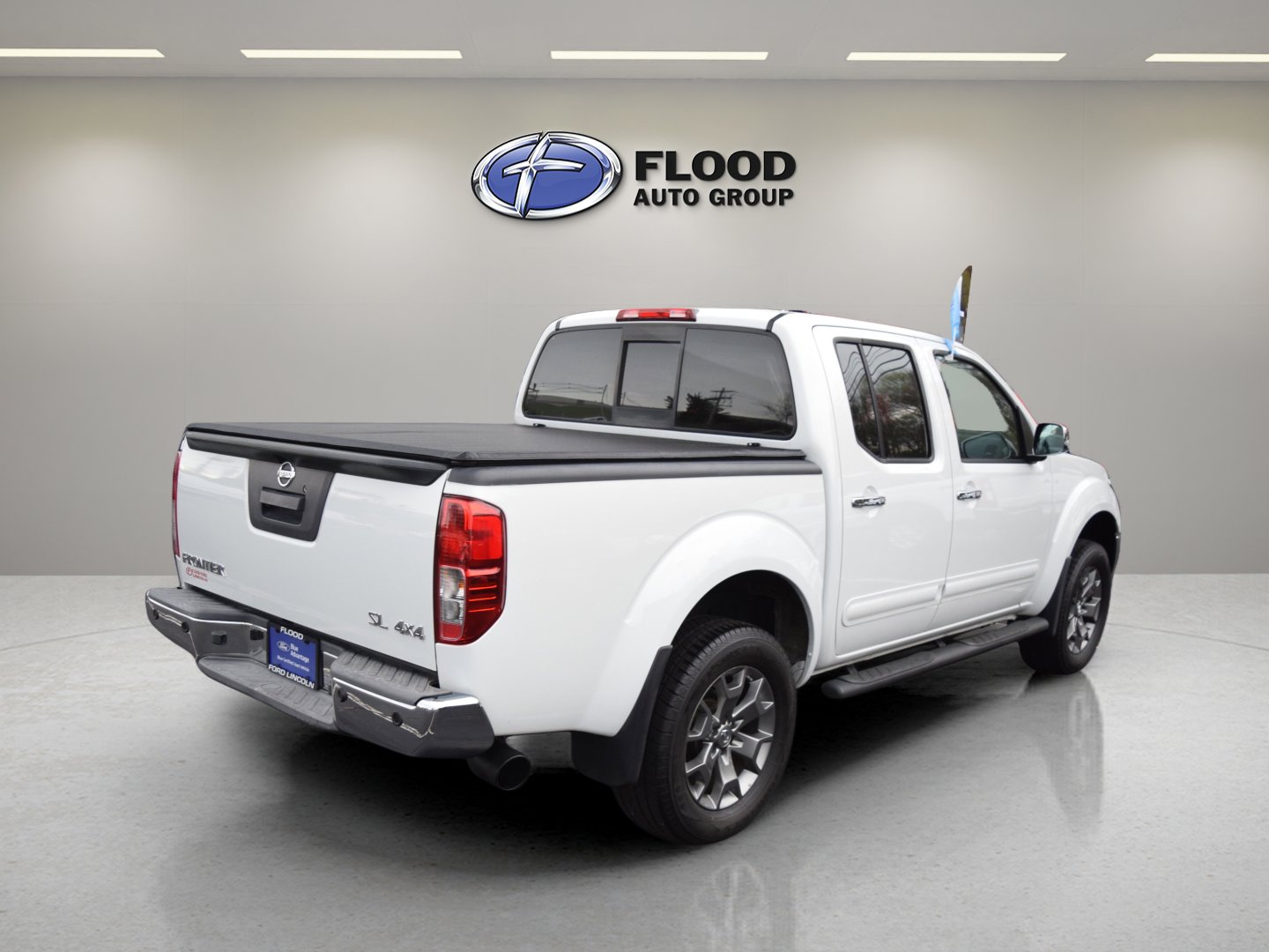 Used 2017 Nissan Frontier SL image 4