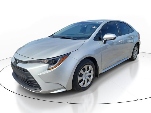 Used 2025 Toyota Corolla LE FWD image 4