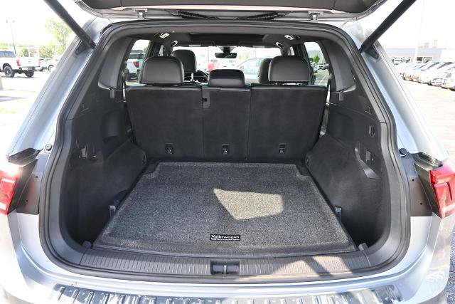 Used 2022 Volkswagen Tiguan SE R-Line AWD/4WD image 12