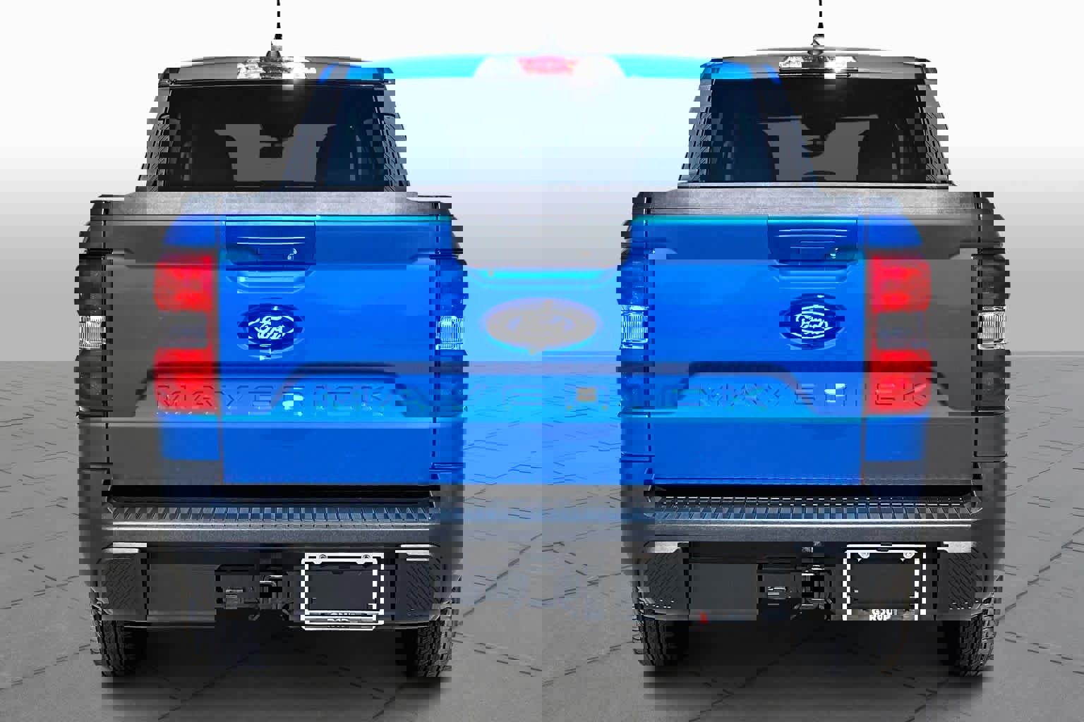 Certified 2025 Ford Maverick XLT image 2