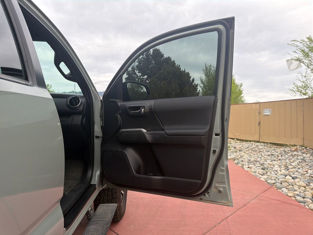 Used 2023 Toyota Tacoma TRD Sport w/ TRD Premium Sport Package AWD/4WD image 27