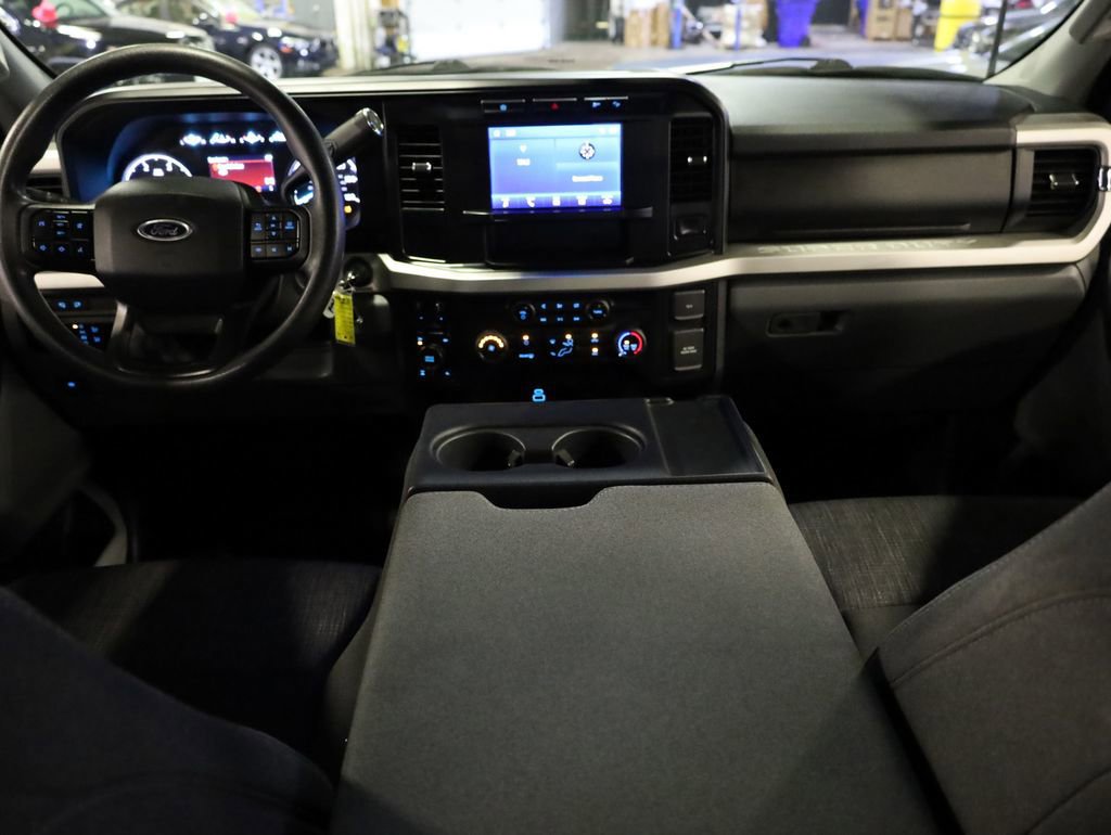 Certified 2024 Ford F350 XLT w/ FX4 Off-Road Package image 7