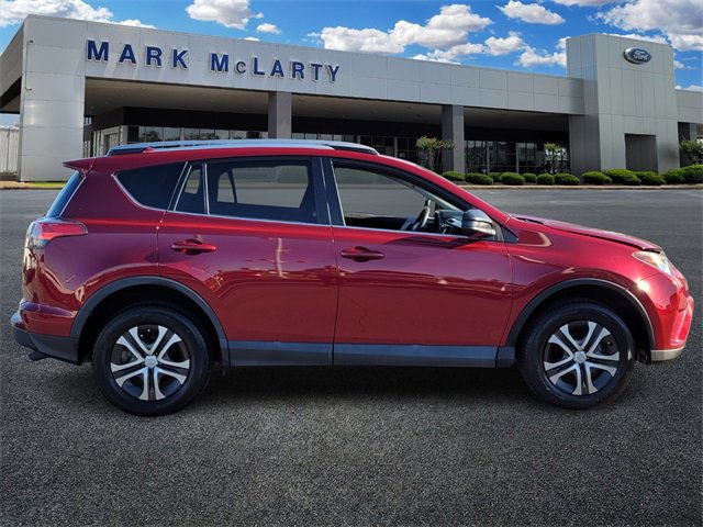 Used 2018 Toyota RAV4 LE image 7