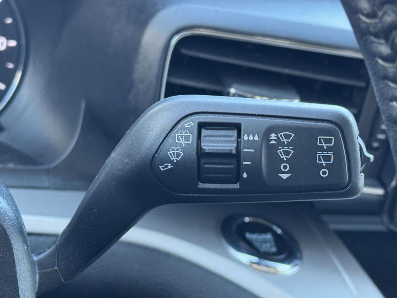 Certified 2022 Ford Explorer XLT w/ Equipment Group 202A image 20