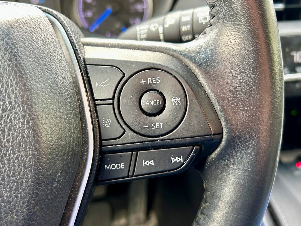 Used 2021 Toyota Venza LE image 23