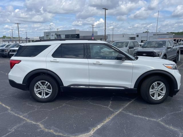 Certified 2024 Ford Explorer XLT RWD image 2