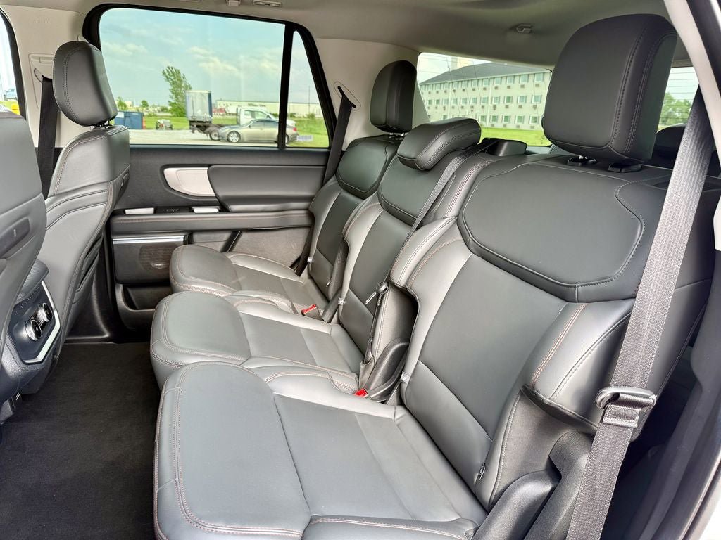 Certified 2025 Ford Expedition Active AWD/4WD image 12