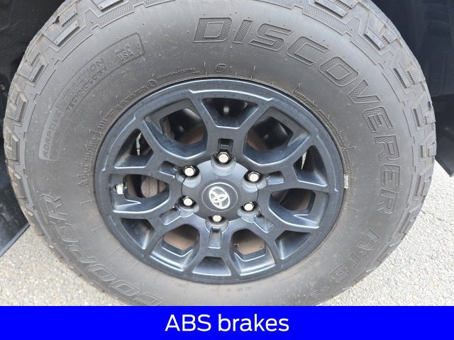 Used 2021 Toyota Tacoma SR5 AWD/4WD image 13