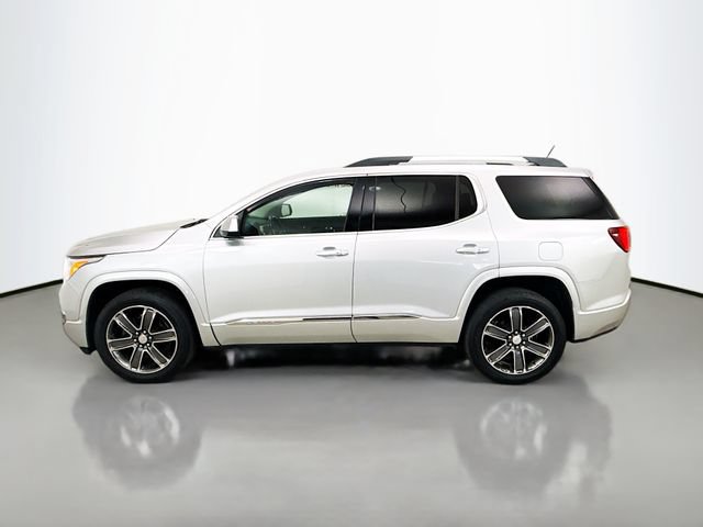 Used 2019 GMC Acadia Denali w/ Technology Package FWD image 4