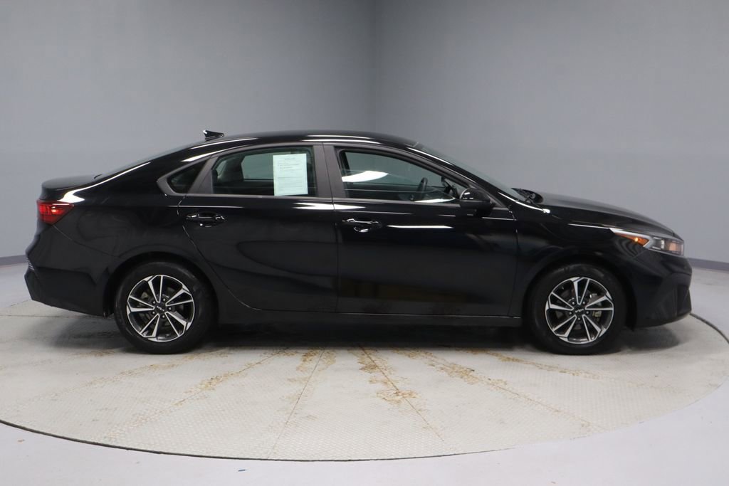Used 2024 Kia Forte LXS w/ LXS Technology Package FWD image 5