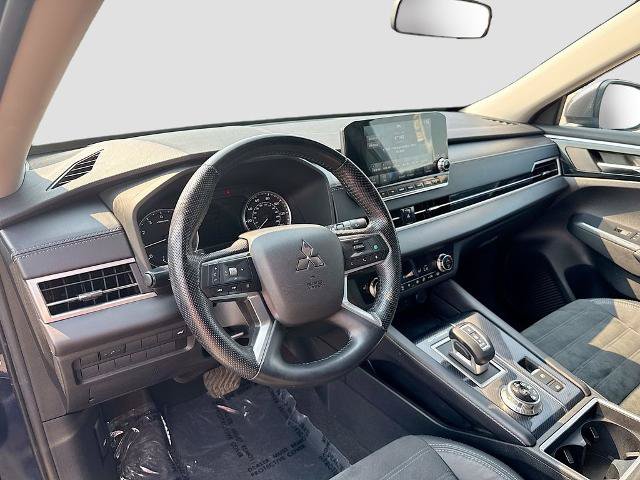 Used 2022 Mitsubishi Outlander SE AWD/4WD image 9