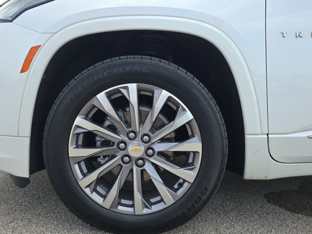 Used 2022 Chevrolet Traverse Premier FWD image 9