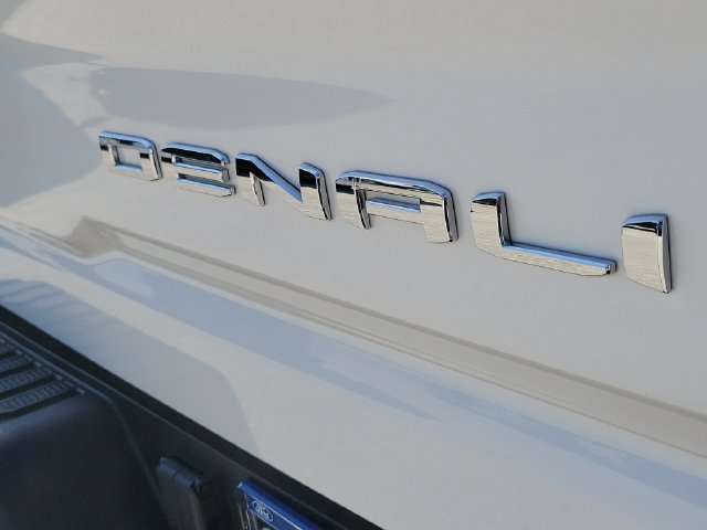 Used 2025 GMC Sierra 2500 Denali AWD/4WD image 9