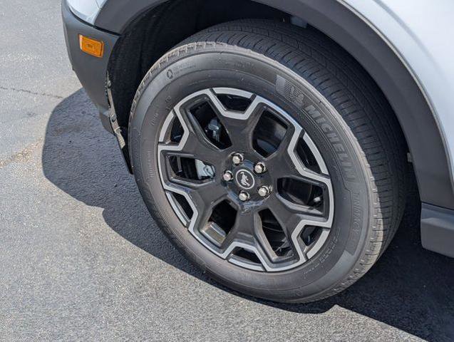 Certified 2025 Ford Bronco Sport Outer Banks w/ Outer Banks Tech Package+ AWD/4WD image 24
