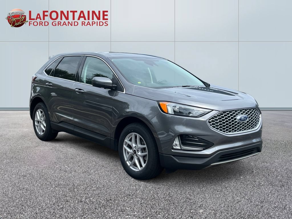 Certified 2023 Ford Edge SEL w/ Convenience Package AWD/4WD image 3