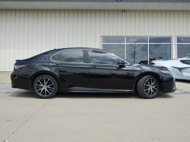 Used 2024 Toyota Camry SE FWD image 2