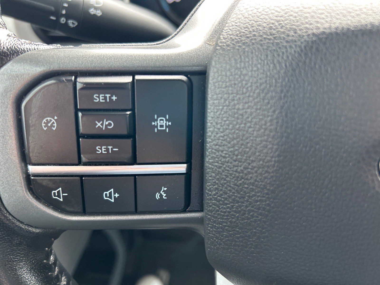 Certified 2022 Ford F150 XLT w/ Equipment Group 302A High image 24