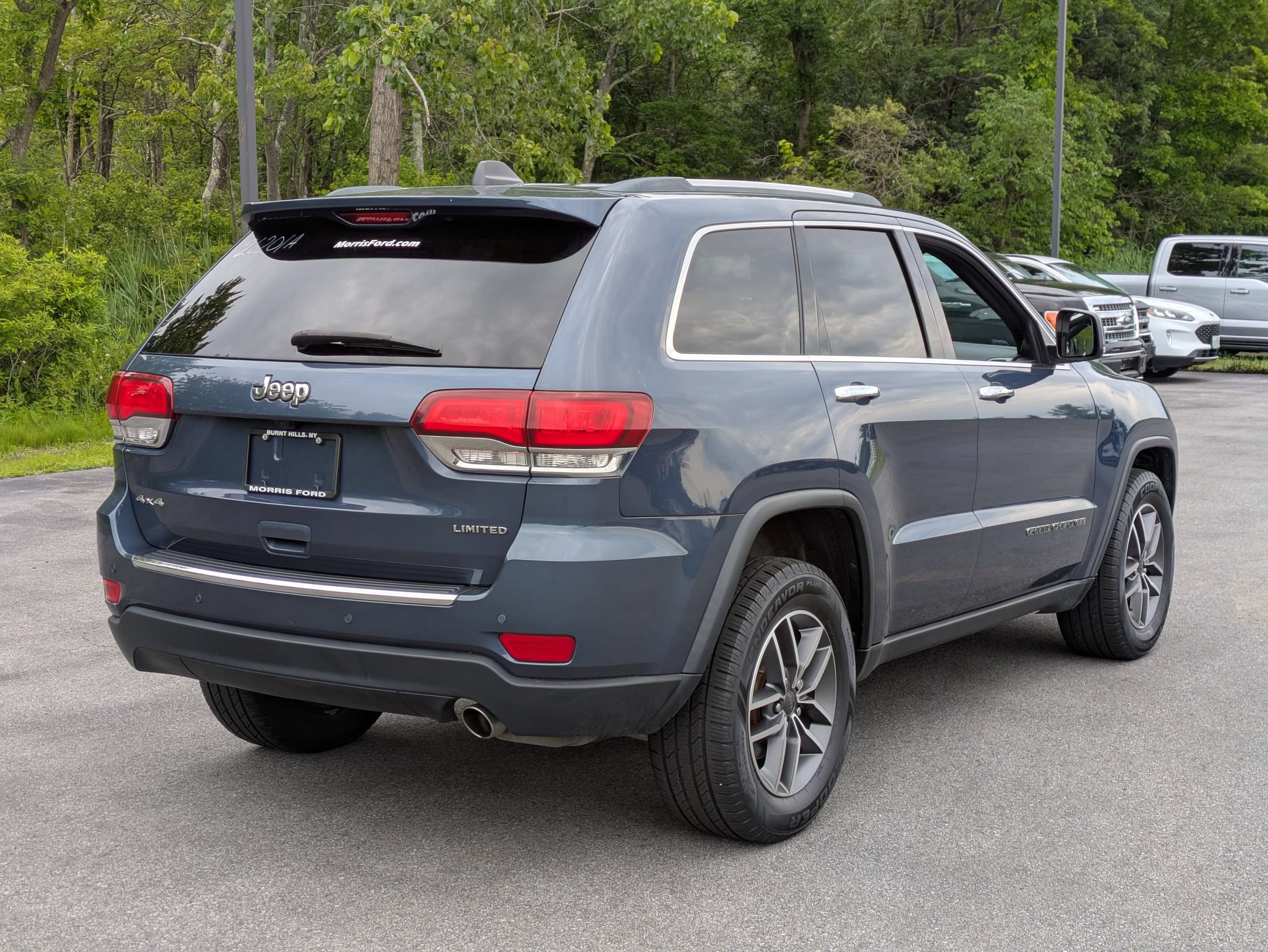 Used 2020 Jeep Grand Cherokee Limited w/ Premium Lighting Group AWD/4WD image 3