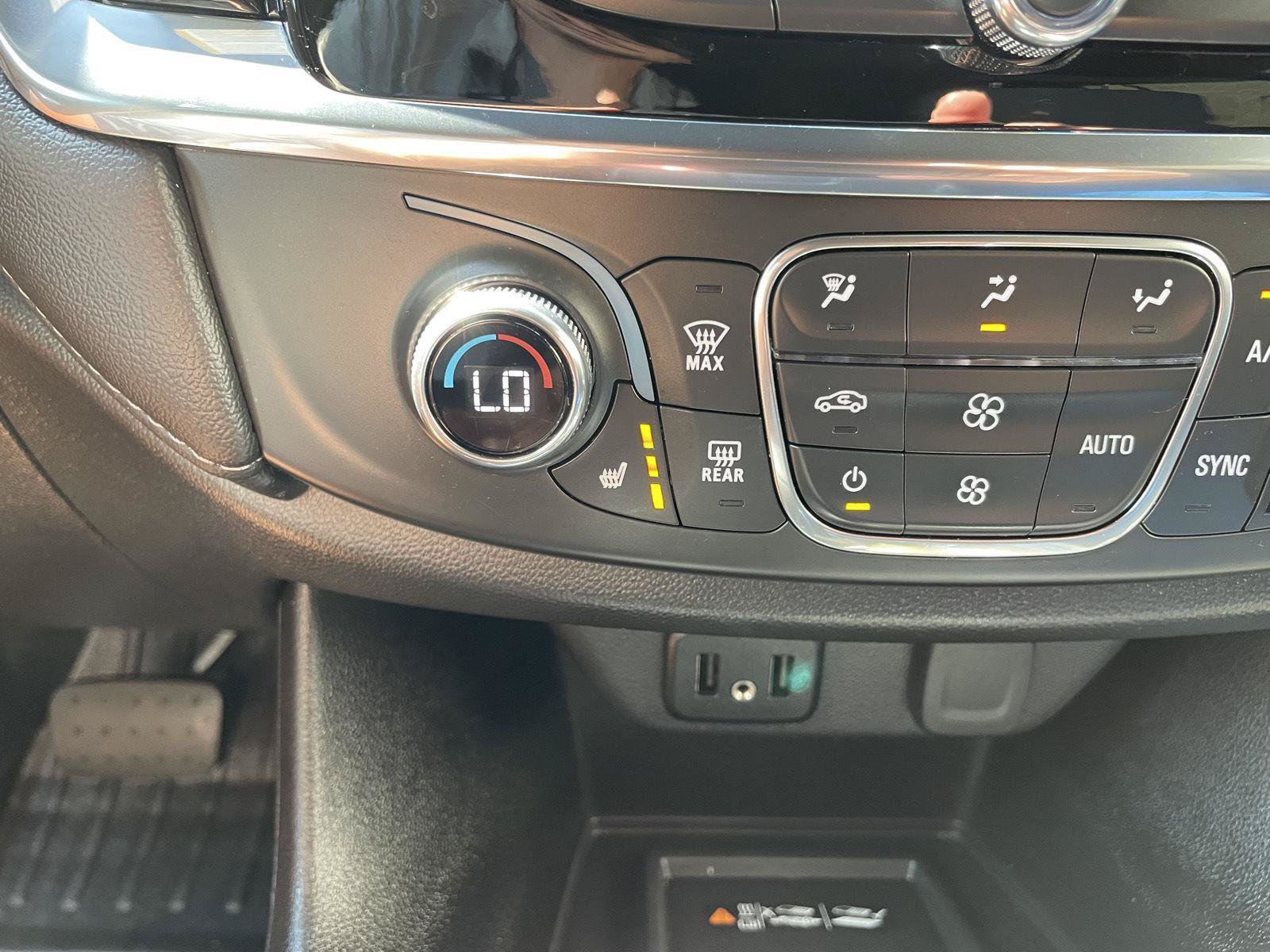 Used 2023 Chevrolet Traverse LT w/ Midnight/Sport Edition AWD/4WD image 28