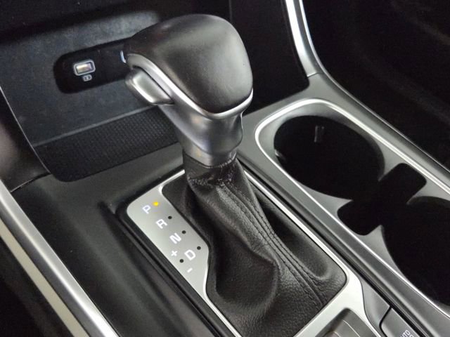 Used 2022 Kia Carnival LX image 28