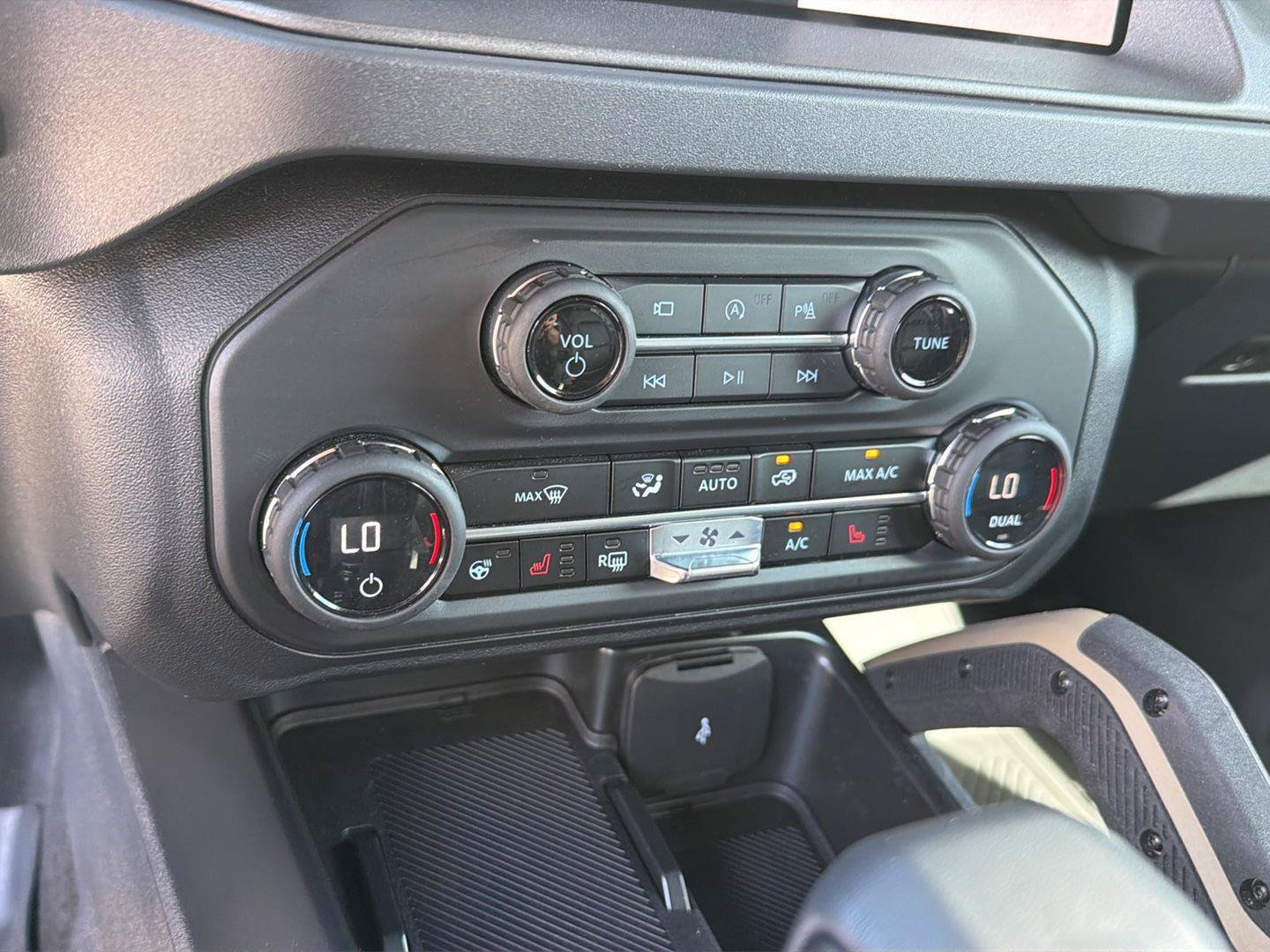 Certified 2025 Ford Bronco Badlands AWD/4WD image 28