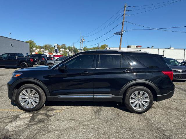 Certified 2024 Ford Explorer Limited w/ Limited Technology Package AWD/4WD image 3