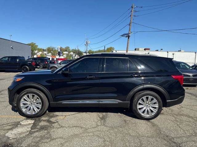 Certified 2024 Ford Explorer Limited w/ Limited Technology Package AWD/4WD image 3