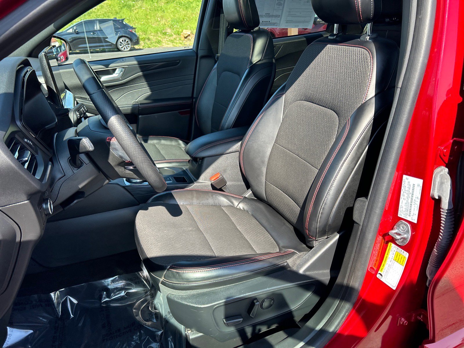 Certified 2024 Ford Escape ST-Line w/ Tech Pack #1 AWD/4WD image 8