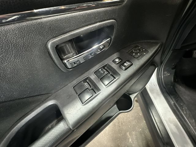 Used 2020 Mitsubishi Outlander Sport ES FWD image 19