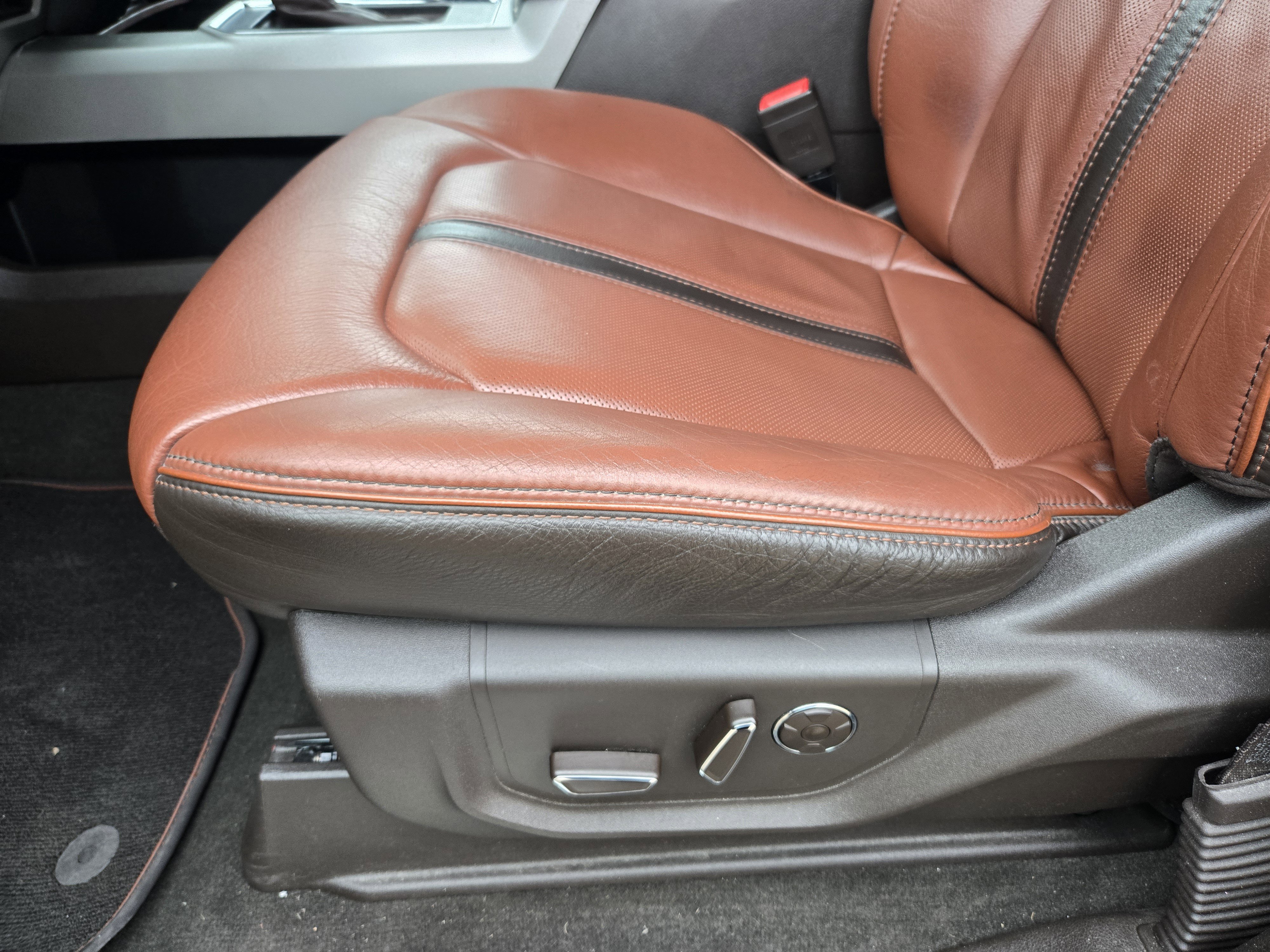 Certified 2019 Ford F150 King Ranch w/ Equipment Group 601A Luxury image 18