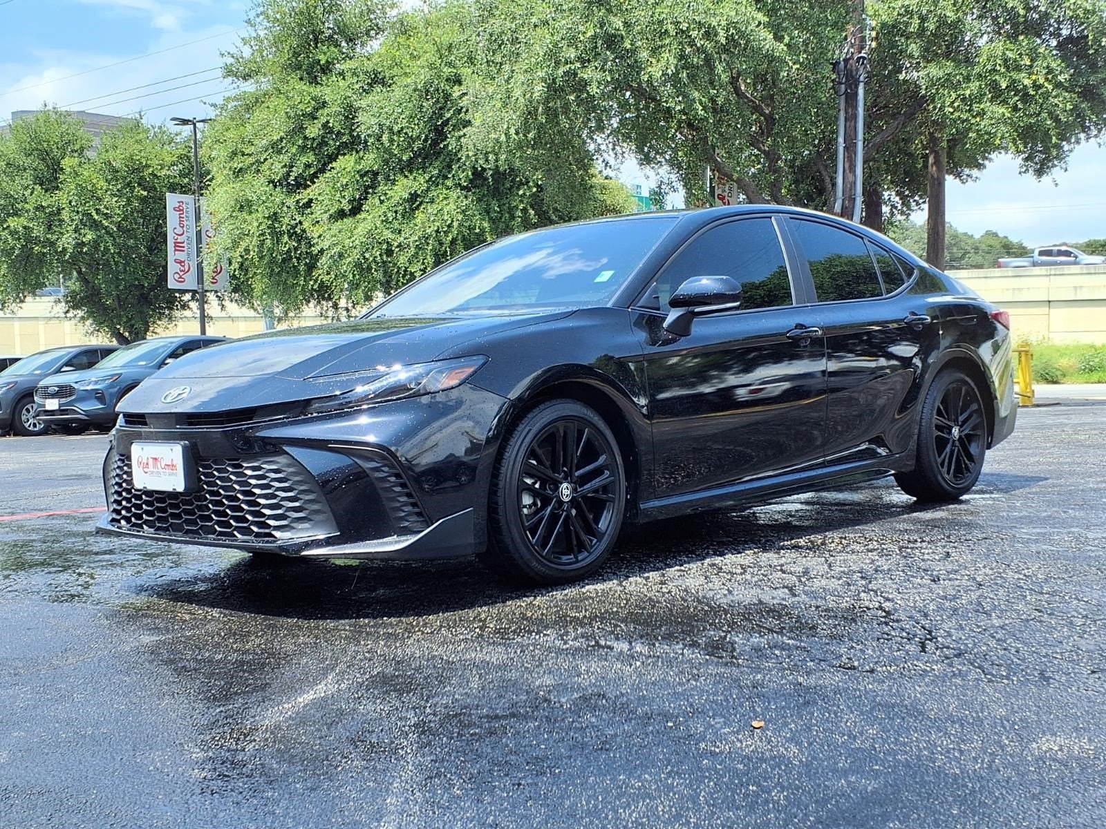 Used 2025 Toyota Camry SE FWD video 1