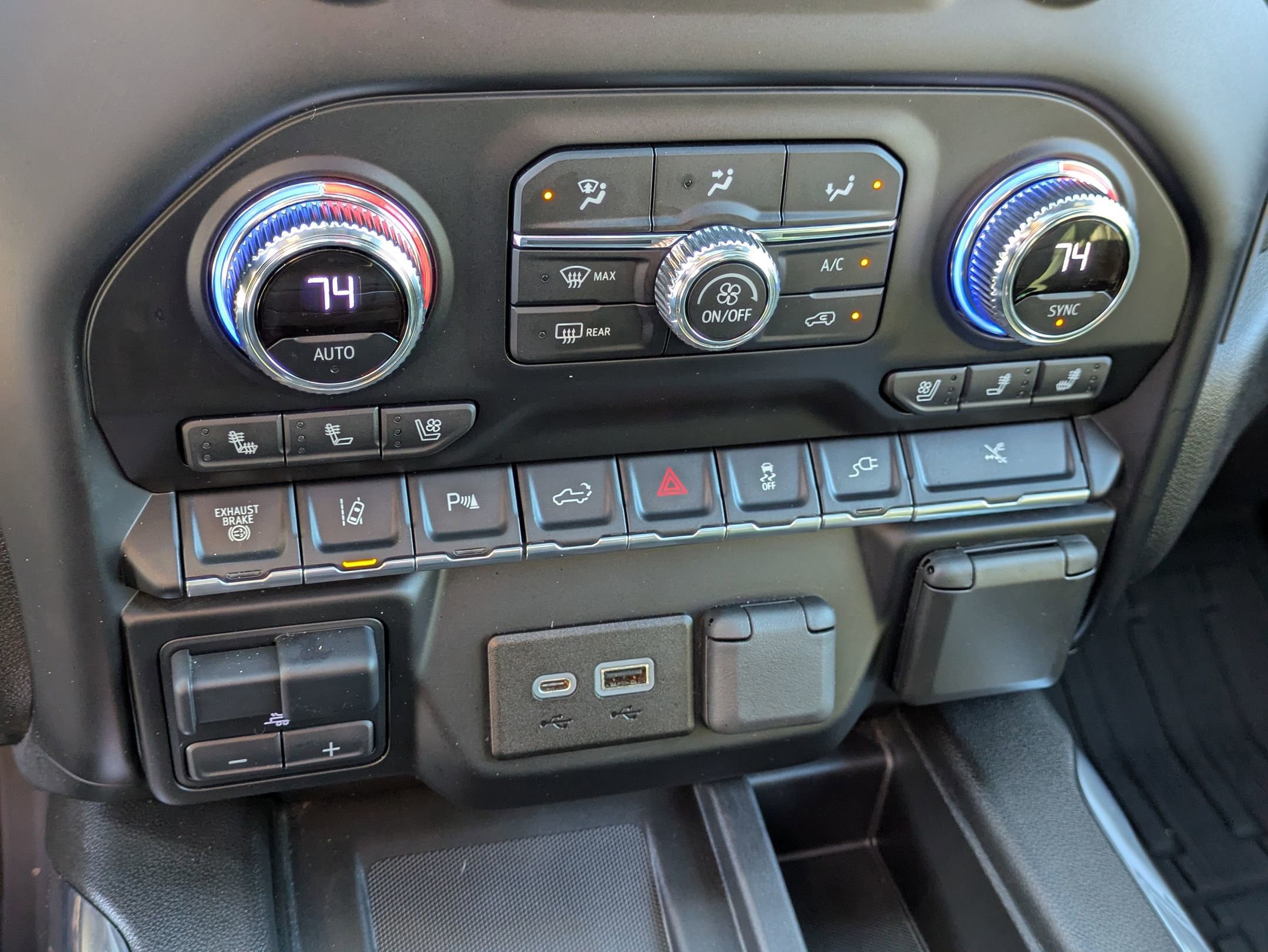 Used 2022 GMC Sierra 3500 Denali w/ Denali Ultimate Package image 25