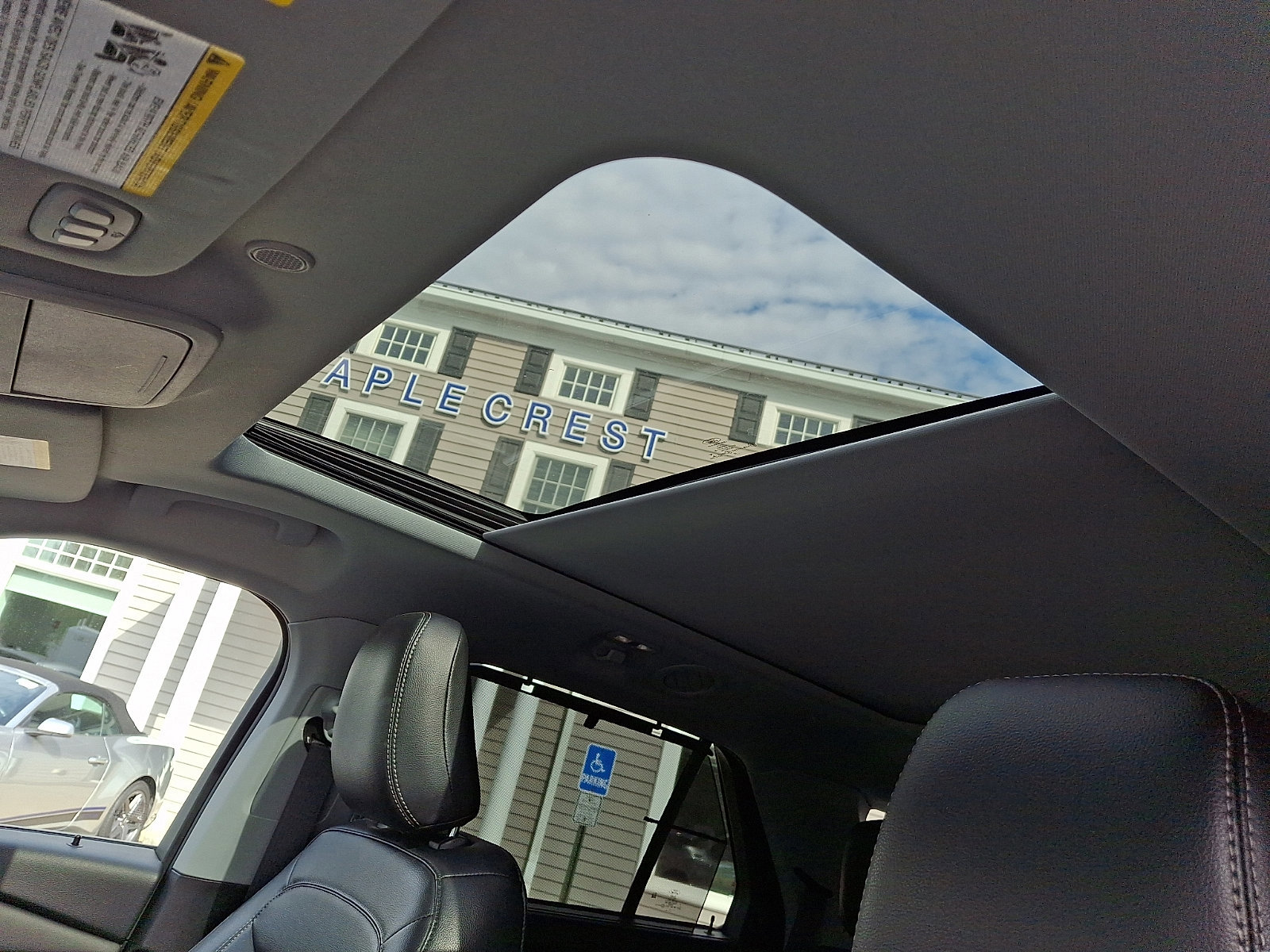 Certified 2023 Ford Explorer Limited w/ Equipment Group 301A AWD/4WD image 16