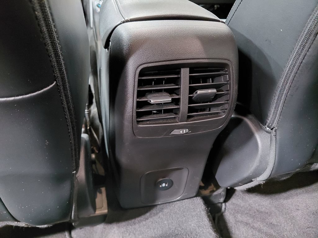Certified 2025 Ford Escape Platinum AWD/4WD image 39