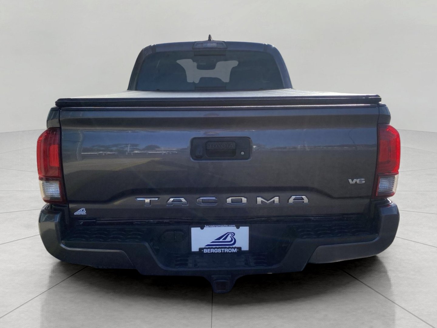 Used 2019 Toyota Tacoma SR5 AWD/4WD image 9
