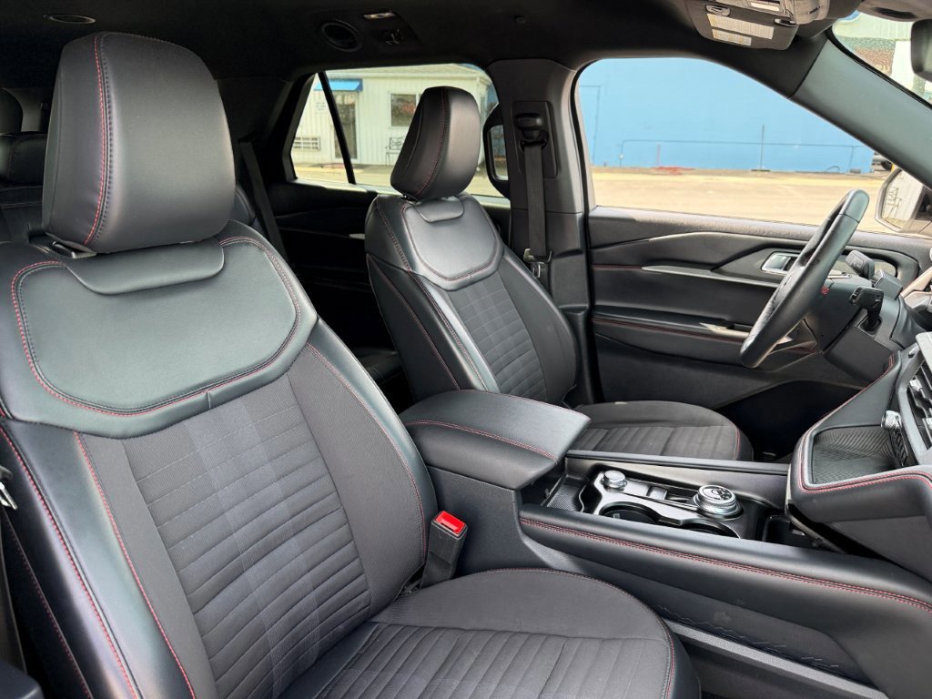 Certified 2025 Ford Explorer ST-Line w/ ST-Line Street Pack image 27