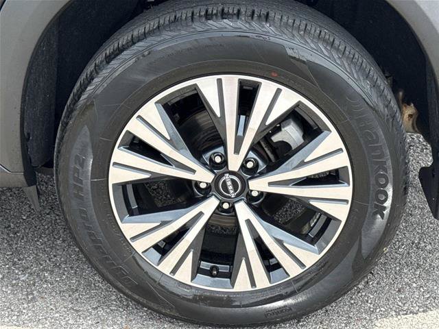 Used 2023 Nissan Rogue SV AWD/4WD image 10