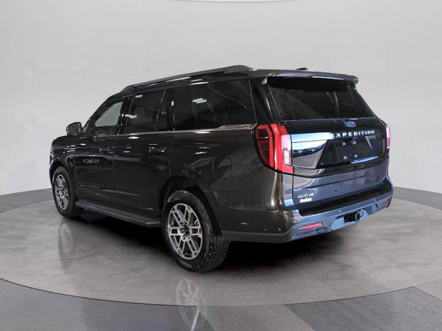 Certified 2025 Ford Expedition Active AWD/4WD image 3