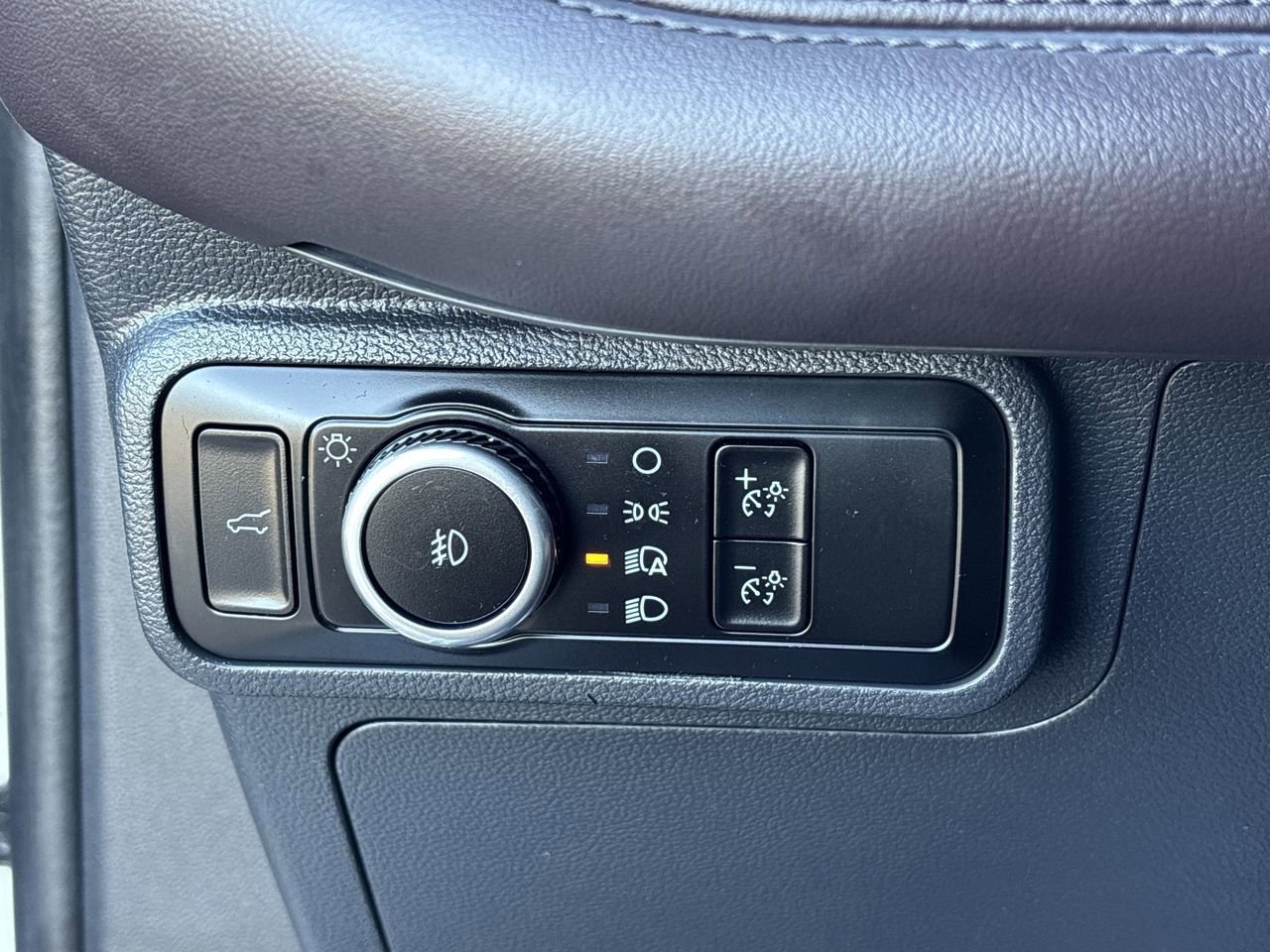 Certified 2025 Ford Explorer Platinum w/ Ultimate Package image 30