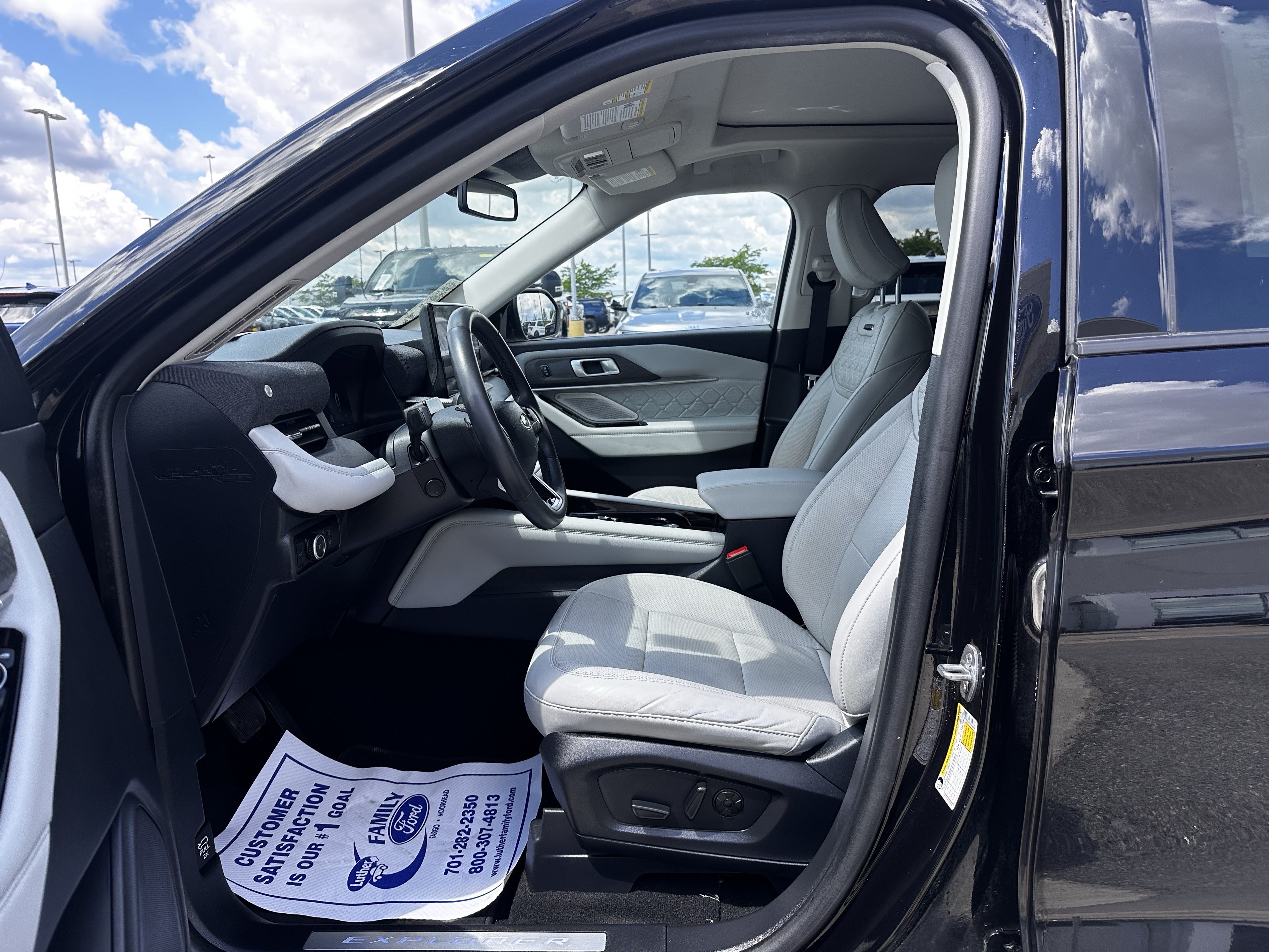 Certified 2025 Ford Explorer Platinum w/ Ultimate Package AWD/4WD image 18