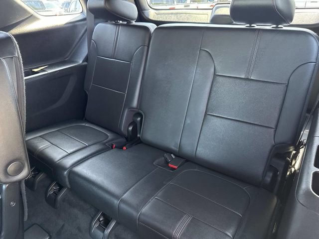Used 2023 Chevrolet Traverse RS FWD image 35