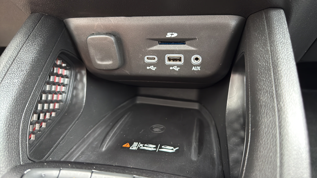 Used 2023 Chevrolet TrailBlazer RS w/ Sun and Liftgate Package AWD/4WD image 37