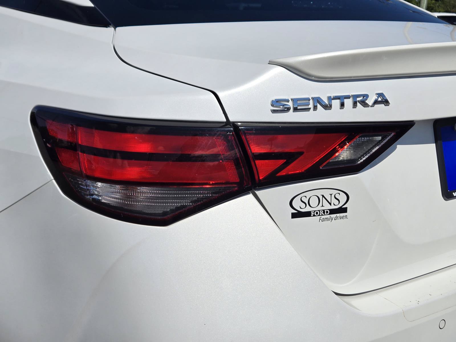 Used 2021 Nissan Sentra SR w/ SR Premium Package FWD image 10