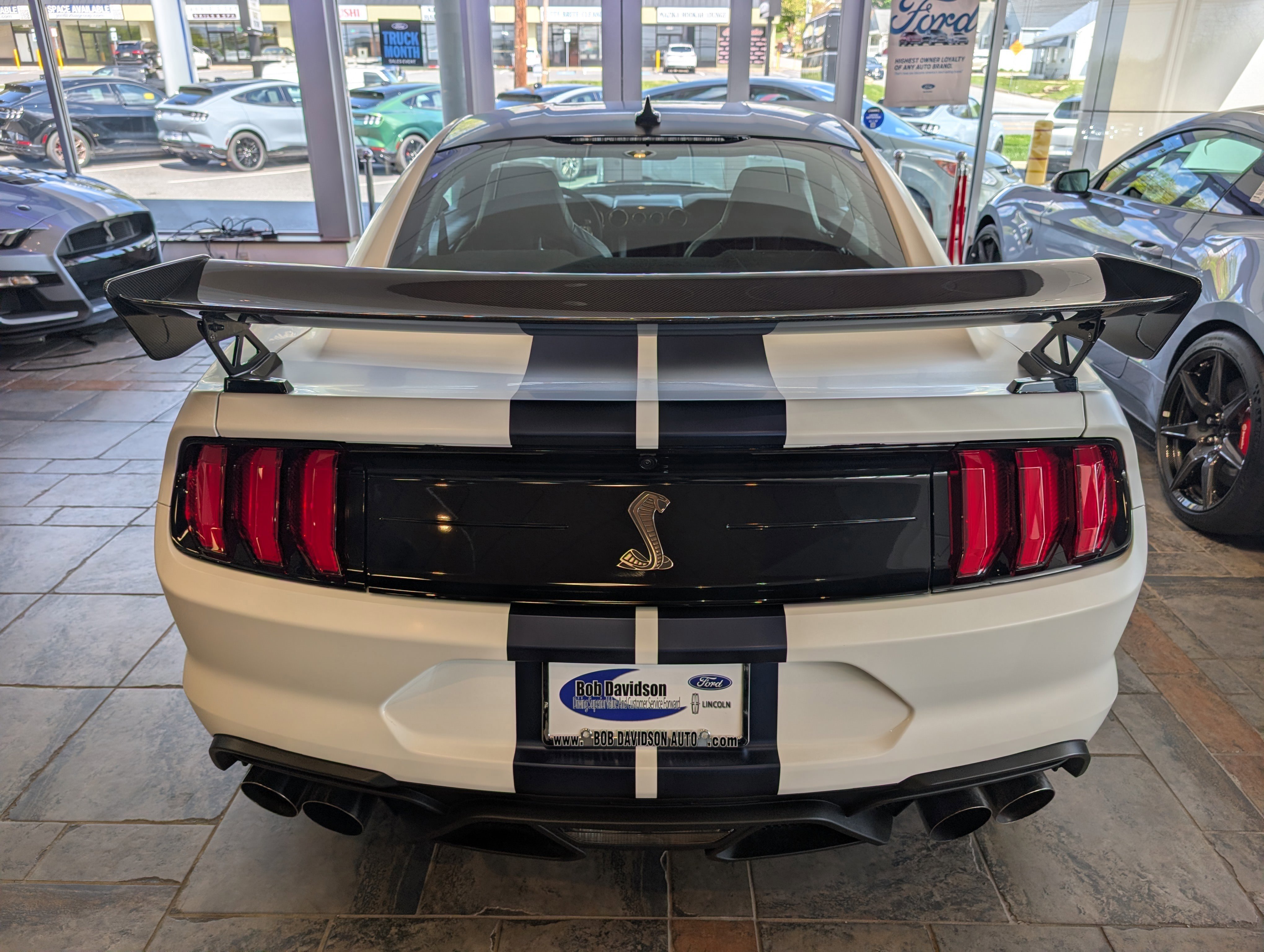Certified 2022 Ford Mustang Shelby GT500 w/ Carbon Fiber Track Pack RWD image 2