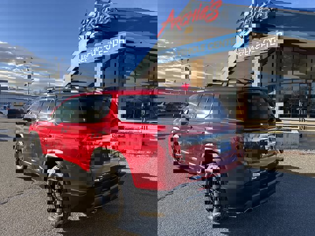 Used 2023 GMC Acadia AT4 w/ Technology Package image 4