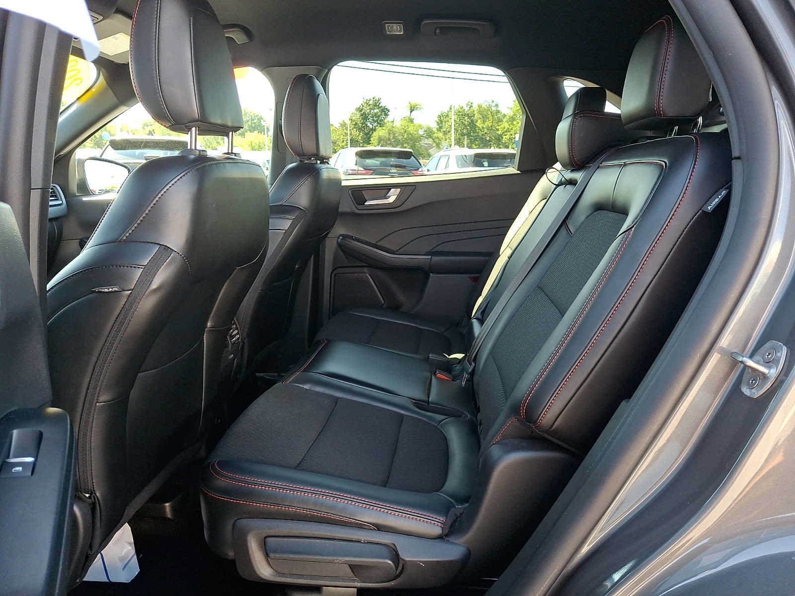 Certified 2025 Ford Escape ST-Line Select AWD/4WD image 10