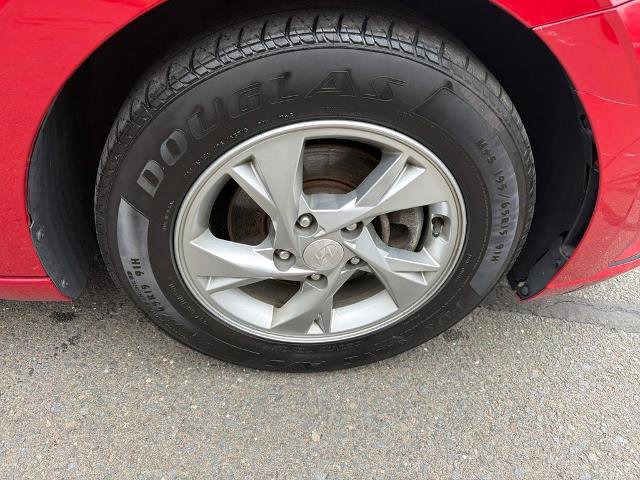 Used 2021 Hyundai Elantra SE w/ Cargo Package image 10