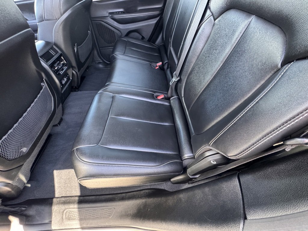 Used 2023 Jeep Grand Cherokee Limited image 30