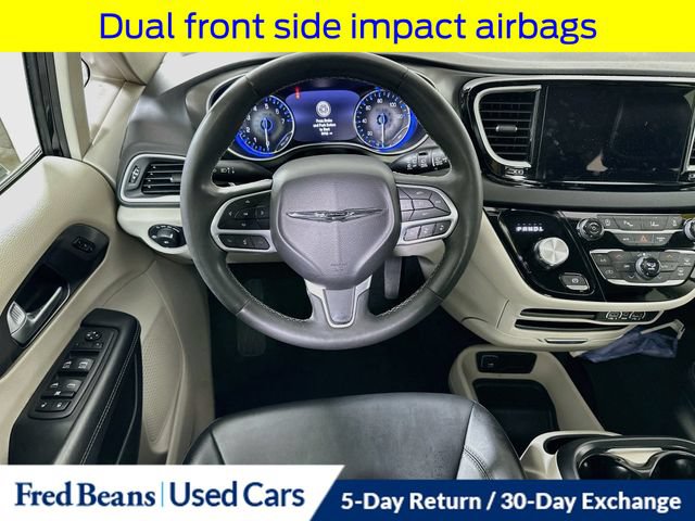 Used 2024 Chrysler Pacifica Touring-L FWD image 27